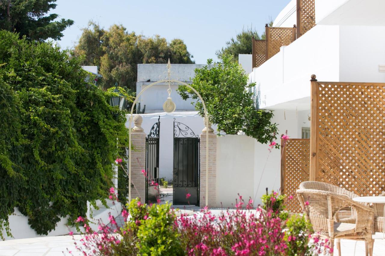 クネニ アパートメンツ Mykonos Town エクステリア 写真